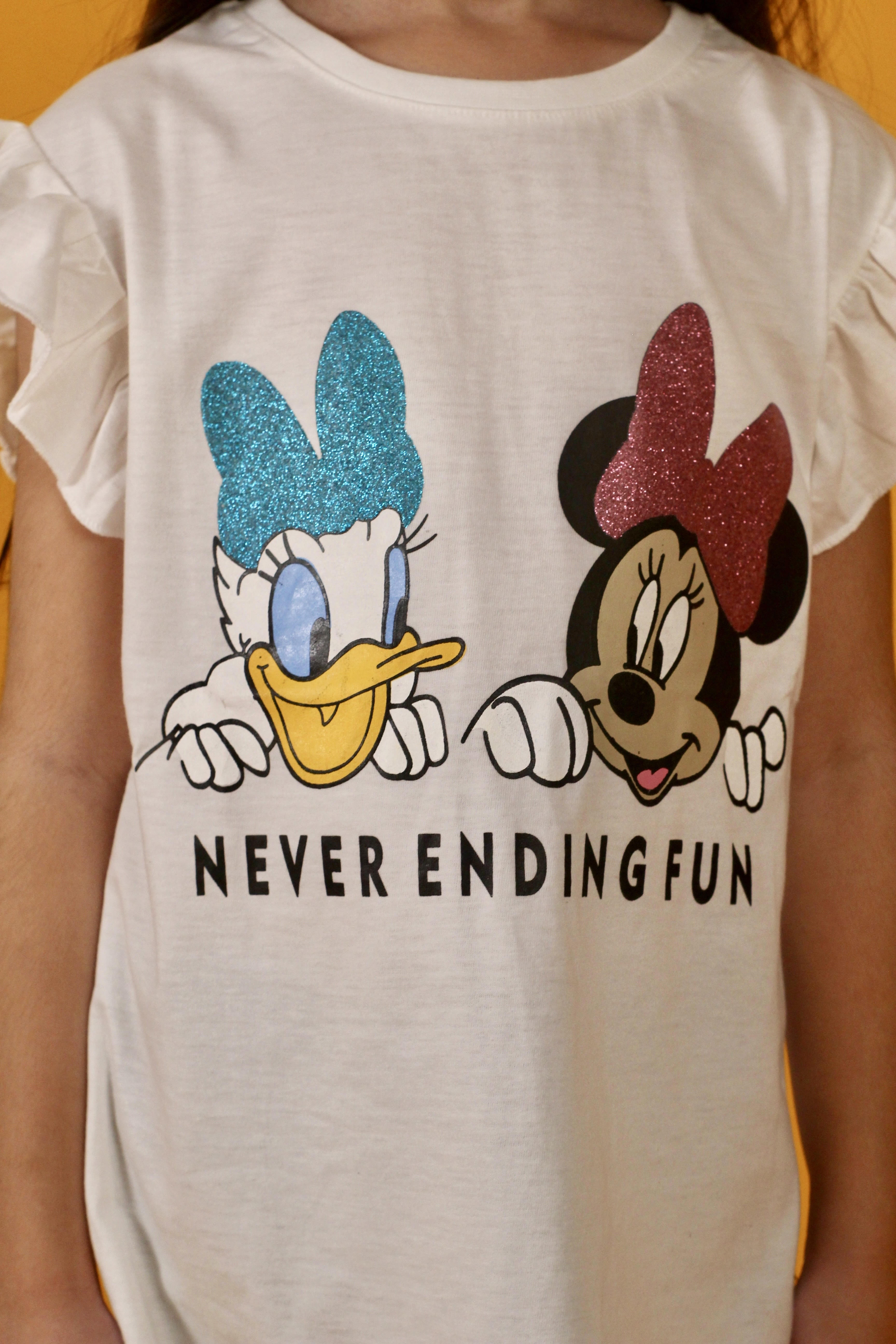 White minnie duck lycra jersey shirt girl
